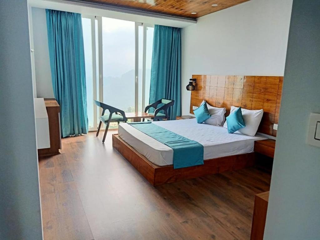 Hotel In Shimla - Bed Room