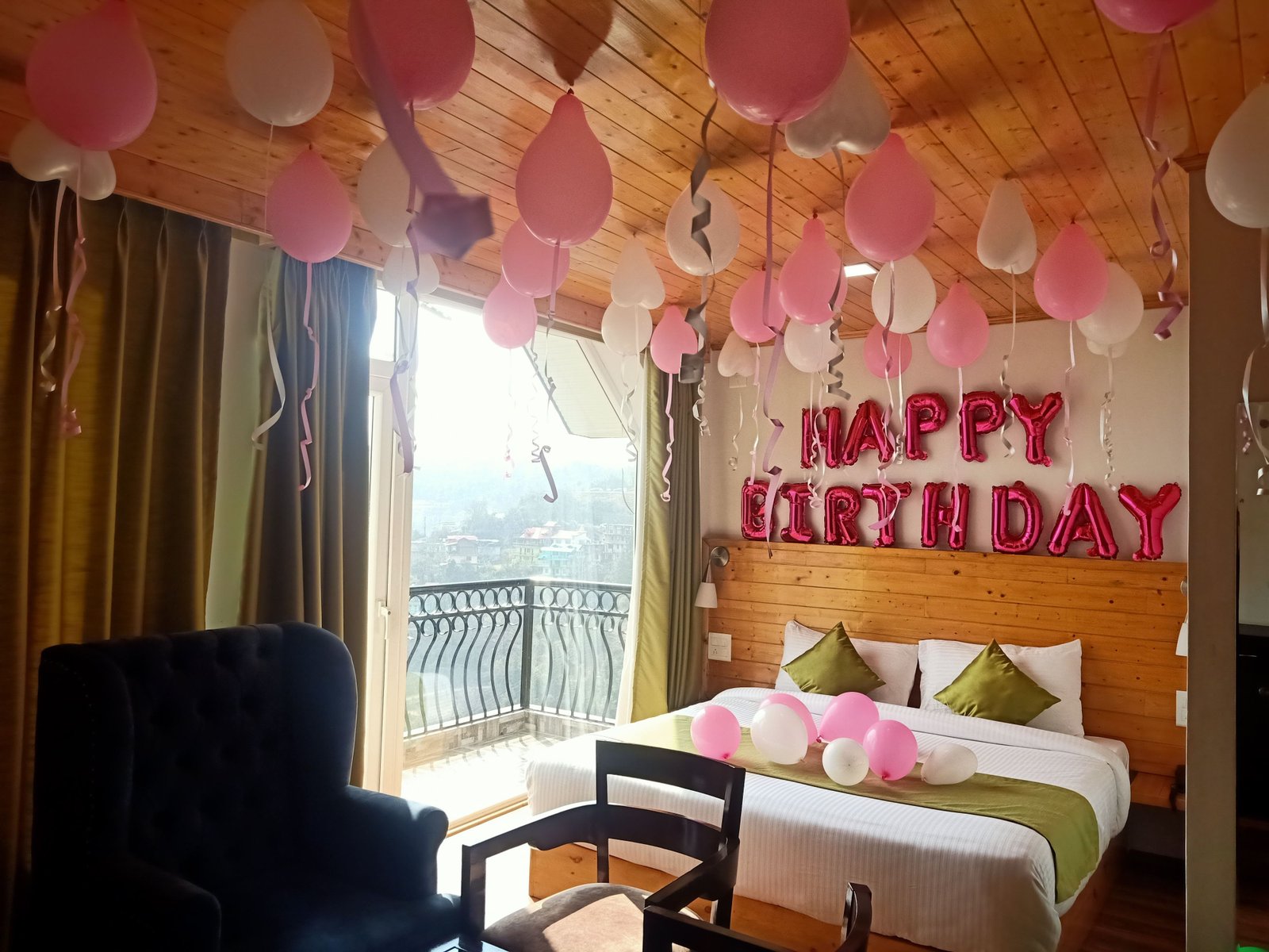 Hotel In Shimla - Bed Room