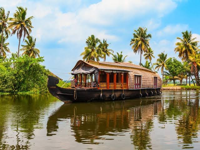 Kerala-Cochin-Munnar-Thekkady-Alleppey-Kovalam-Poovar-Trivandrum